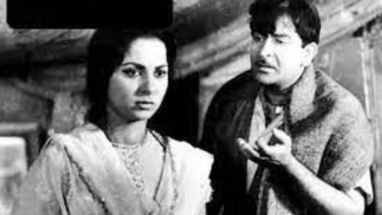 Raj Kapoor and Waheeda Rehman 